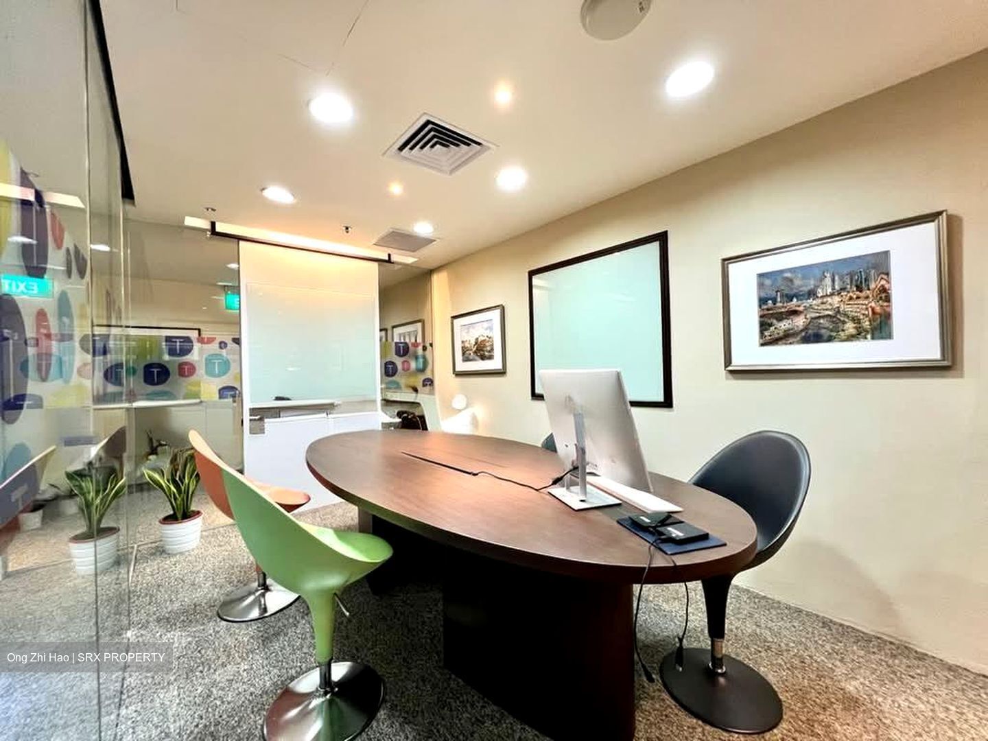 International Plaza (D2), Office #570927451